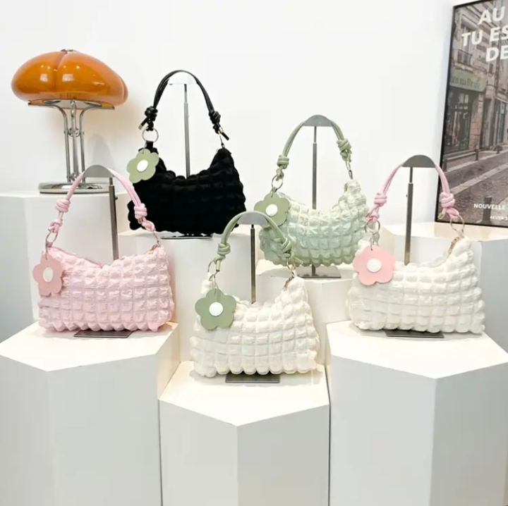 Daisy Puff Shoulder Bag